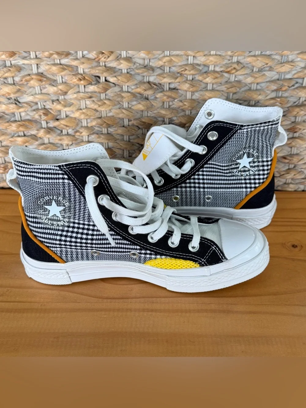 CONVERSE ALL STAR Chuck Taylor 70 Hi Lace-Up Men 4/WOMEN 6 Black/Yellow